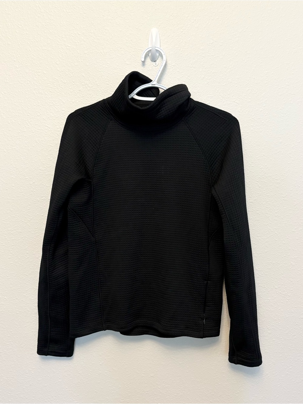 Lululemon Black Waffle Knit Funnel Neck Long Sleeve Pullover Pocket Size 2